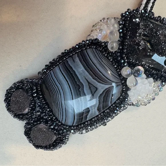 Handcrafted Beaded Pendant Necklace agate lights up optionally for fun - Picture 5 of 6